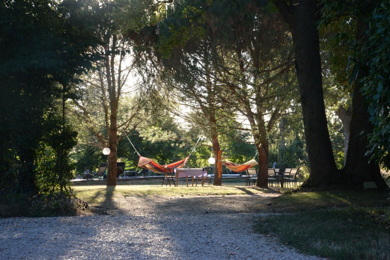 Domaine De Treuillaud Acomodação com café da manhã Villers-les-Ormes Exterior foto